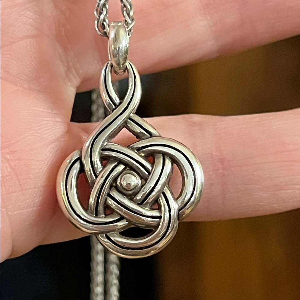 Retired Brighton interlock knot reversible design necklace adjustable - Picture 10 of 11